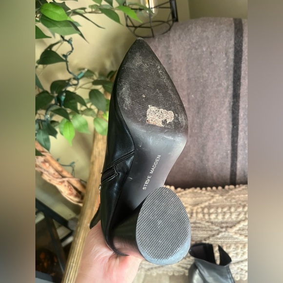 Steve Madden Block Heel Black Ankle Boots - Picture 4 of 6